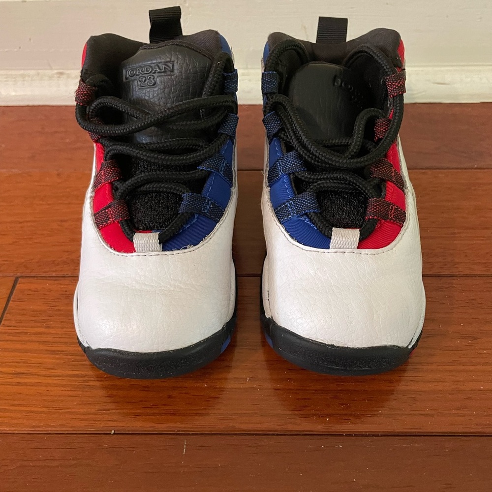 Nike Air Jordan 10 X
Red / Blue / White 8C
No Box 
Pre-owned
Excellent condition